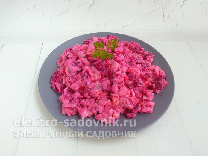 украсить веточкой петрушки