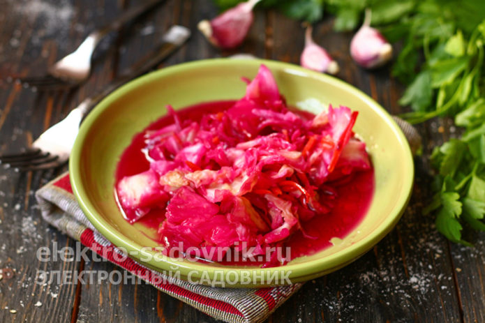 маринованная капуста со свёклой