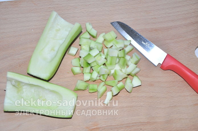 нарезать кубиком