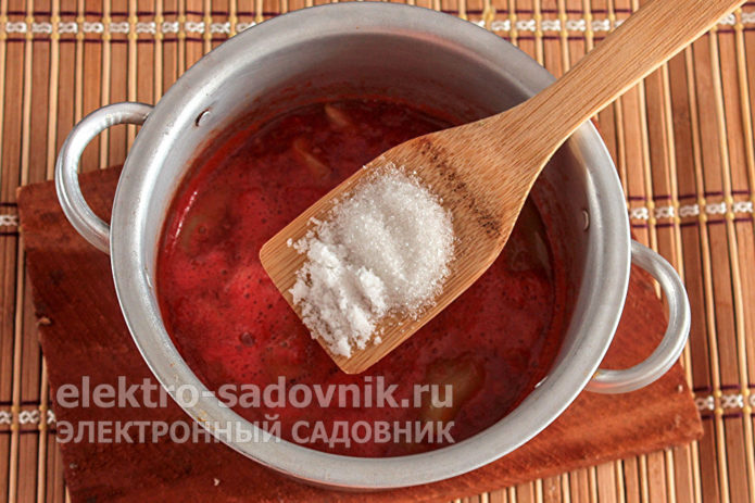 добавить соль с сахаром