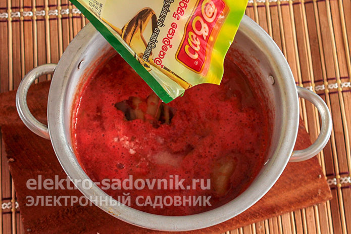 влить растительное масло