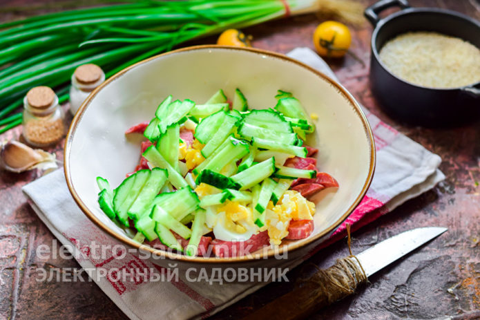 нарезать огурцы полосками
