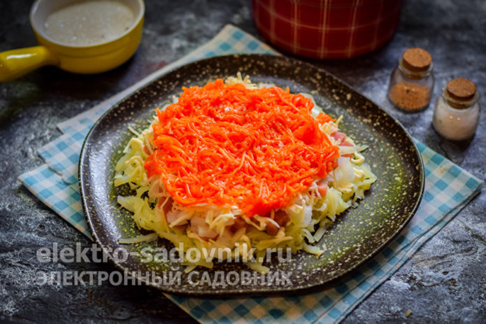 уложить морковь