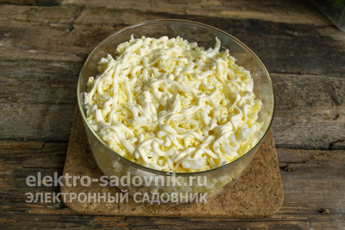 смазать майонезом