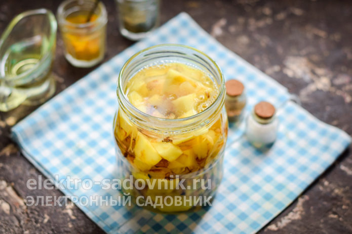 влить кипяток